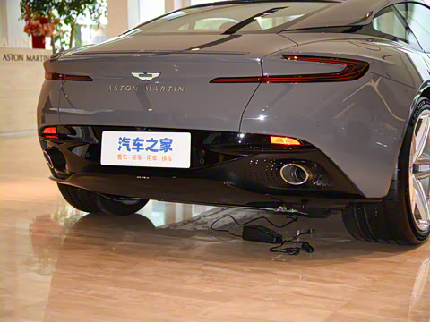 2025�� 4.0T V8 Coupe