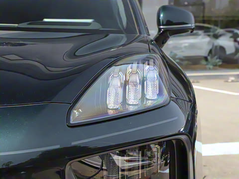 2025�� 700 Ultra�������������״��