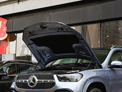 2025�� �Ŀ� GLE 450 4MATIC ������