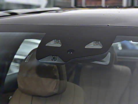 2025�� �Ŀ� E 300 L ������