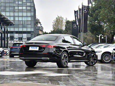 2025�� �Ŀ� E 300 L ������