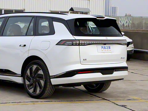 2025�� 210Ultra���Ȱ� 5��