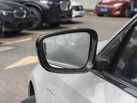 2025�� eDrive 40 L ��ҹ�˶���װ