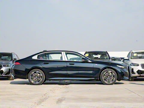 2025�� 525Li M�˶���װ