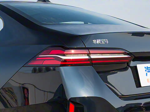 2025�� 525Li M�˶���װ