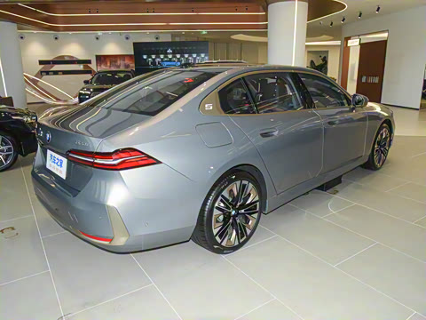 2025�� 530Li ������ ������װ