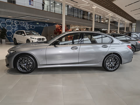 2025�� 330Li ������ M�˶���ҹ��װ