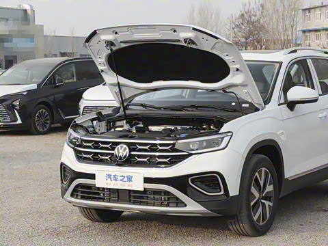 2025�� ������ 300TSI