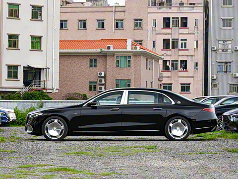 2025�� �Ŀ� S 680 4MATIC