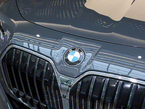 2023�� 735Li M�˶���װ