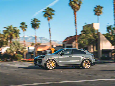 2025�� Cayenne Coup�� Turbo GT 4.0T