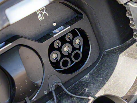 2025�� EV �Ǽݰ� 605KM������