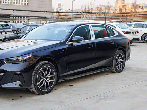 2025�� eDrive 40L M�˶���װ