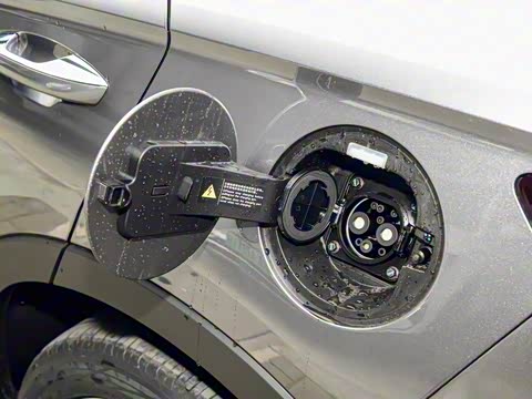 2025�� EV �Ǽݰ� 605km �콢��