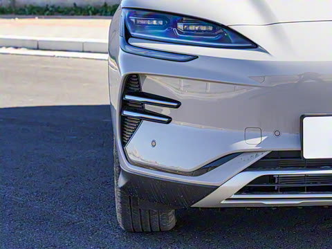 2025�� EV �Ǽݰ� 605km �콢��