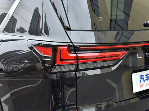 2025�� 700h ��;��