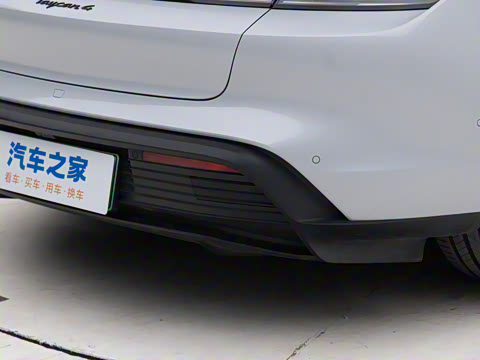 2024�� Taycan 4