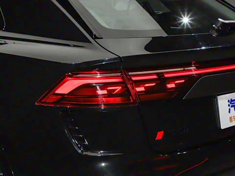 2025�� RS Q8 4.0T 45��������