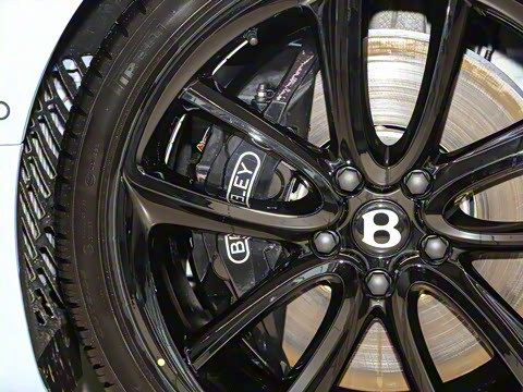 2024�� GT V8 Edition 8