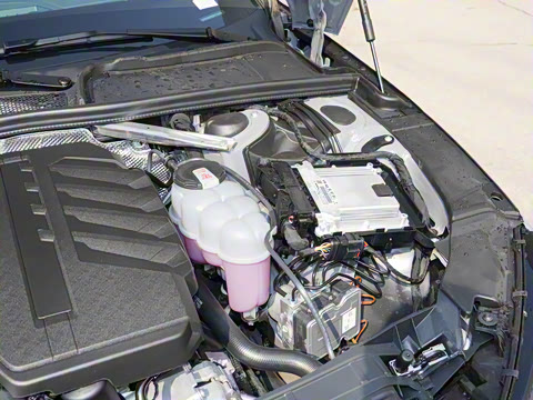 2025�� 200���������� 40 TFSI ����������