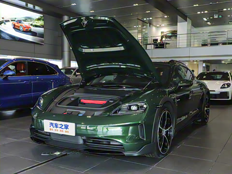 2024�� Taycan 4 Cross Turismo