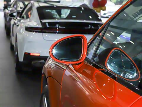 2025�� Macan 2.0T ���ΰ�