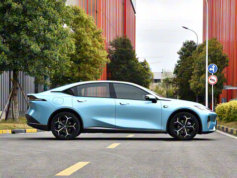 2025�� 300Ultra  �����Ǽ�AD PRO���̰�