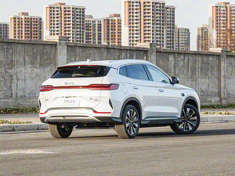 2025�� EV �Ǽݰ� 605km �콢��