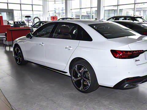 2025�� 200���������� 40 TFSI ���������� B&O ��ҹ��