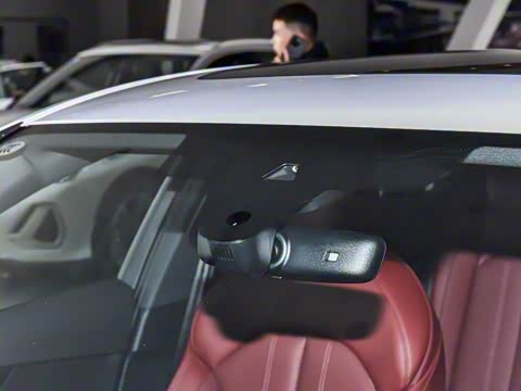 2025�� 200���������� 40 TFSI ���������� B&O ��ҹ��