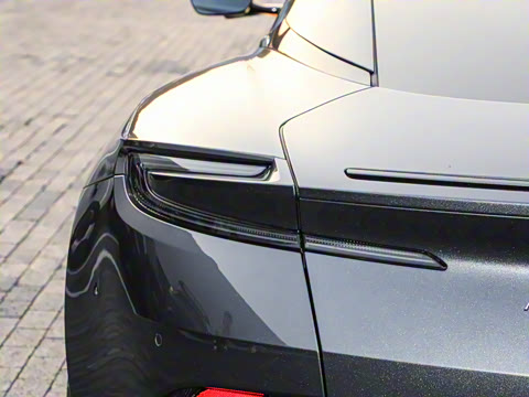 2025�� 4.0T V8 Coupe