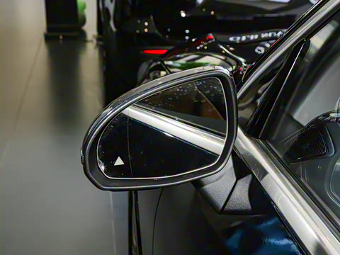 2025�� �Ŀ� GLC 300 L 4MATIC ������ 5��