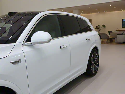 2025�� Ultra ���ܻ��°�