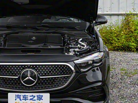 2025�� �Ŀ� E 300 L ����˶���