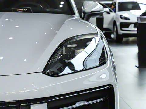 2025�� Cayenne 3.0T