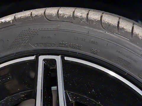 2025�� �Ŀ� C 260 L �ҹ�˶���