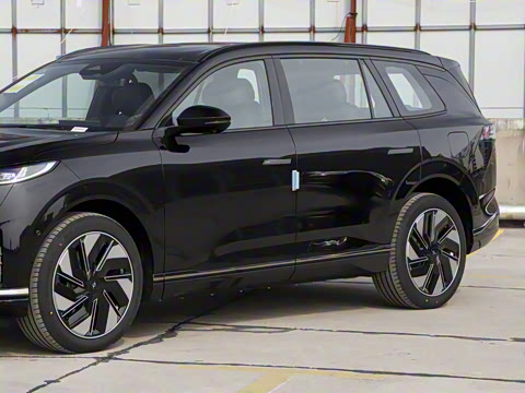 2025�� 210Ultra���̰� 6��