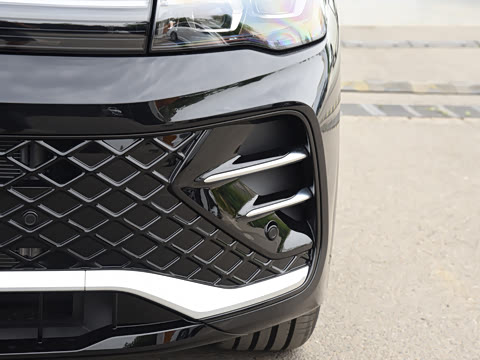 2025�� PRO 380TSI ���� R-Line �����