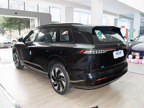 2025�� 210Ultra���Ȱ� 6��