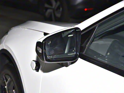 2025�� 300UltraǬ���Ǽ�ADS SE���̰�