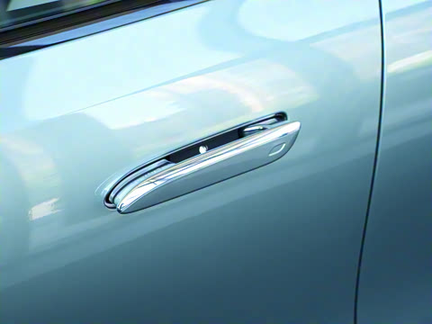 2025�� �Ŀ� E 260 �˶���