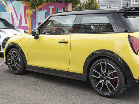 2025�� JOHN COOPER WORKS