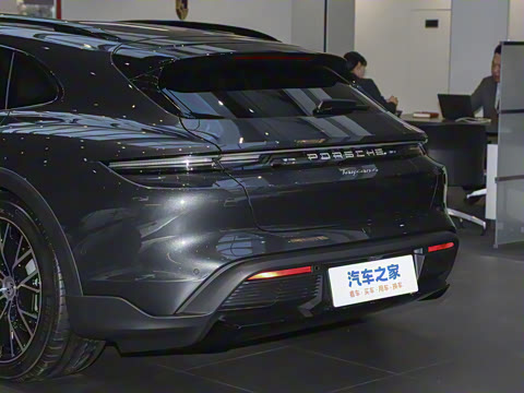 2024�� Taycan 4 Cross Turismo
