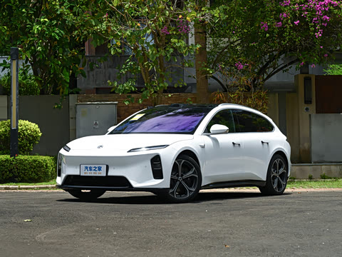 2025�� 75kWh Touring