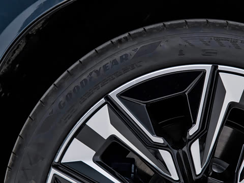 2025�� xDrive30L ������ M�˶���װ