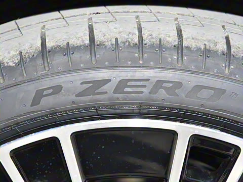 2025�� �Ŀ� E 300 L �����