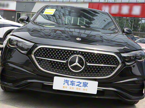 2025�� �Ŀ� E 300 �������˶���