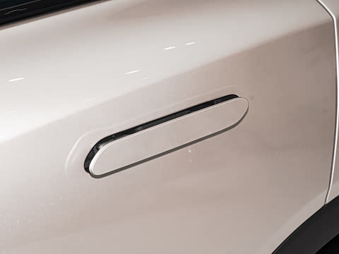 2025�� 735MAX 160kW