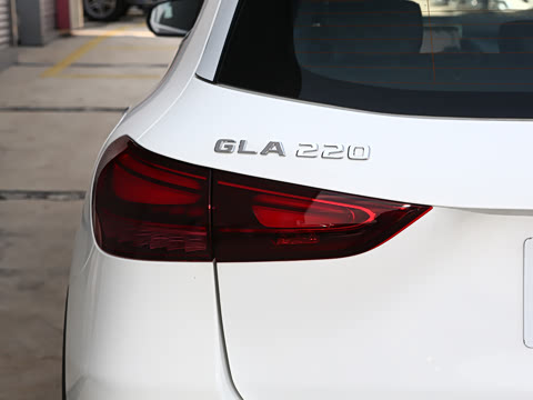 2025�� �Ŀ� GLA 220