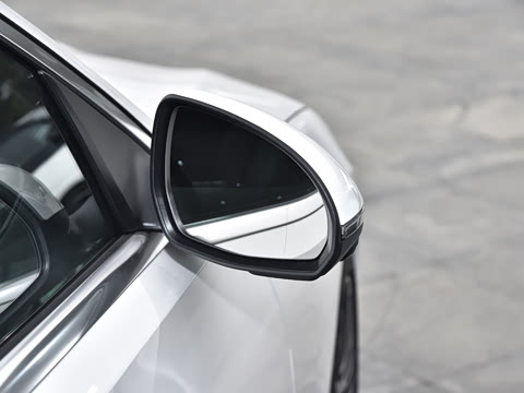 2025�� �Ŀ� C 200 L �˶���